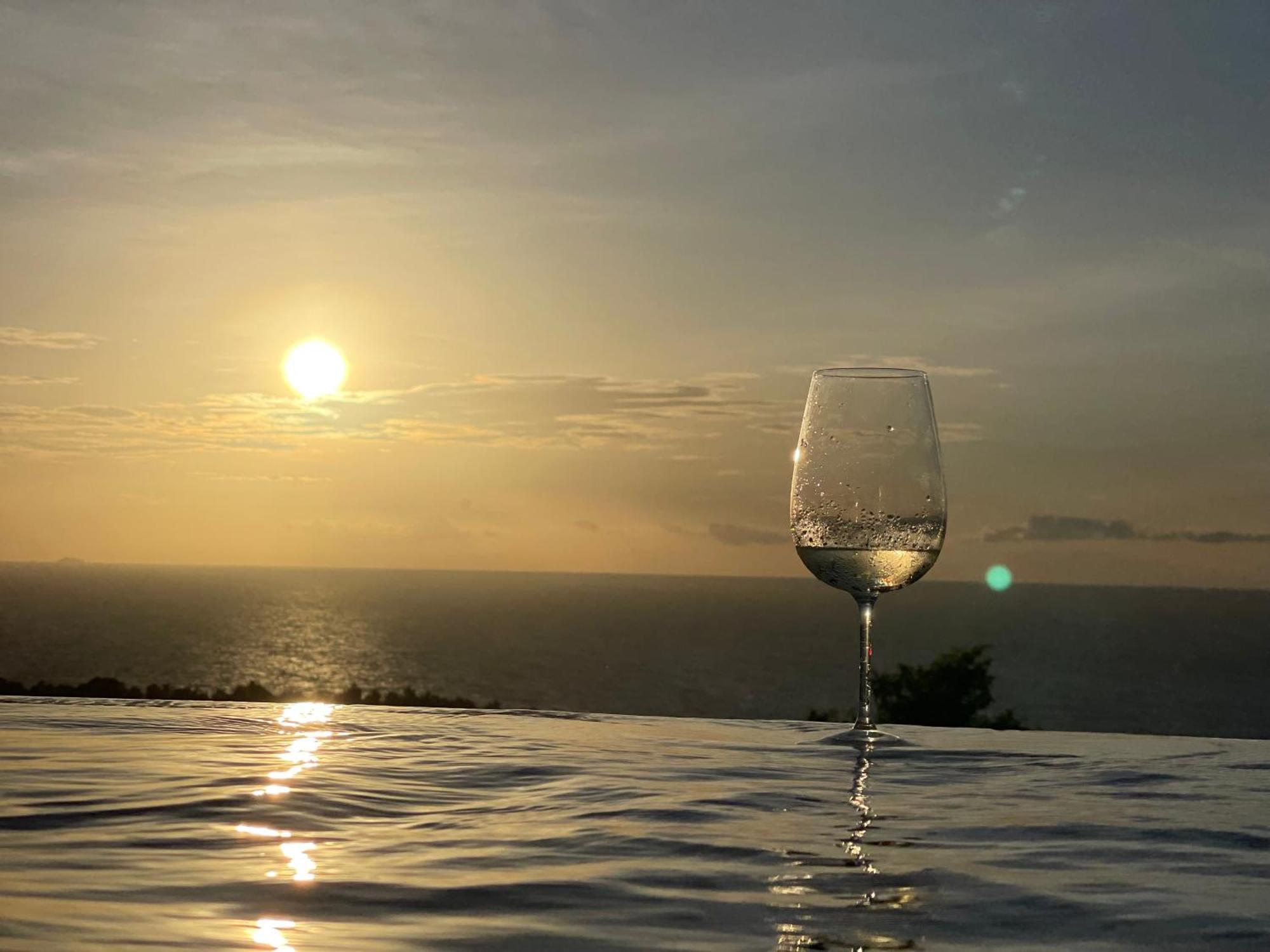 Infinity Villa サラダビーチ エクステリア 写真